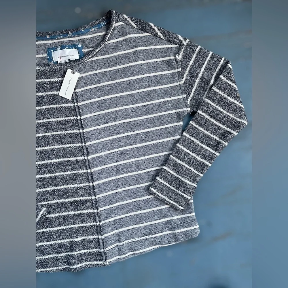 Anthropologie Womens XS Devin Textured Gray & White Striped Sweater Top-Raw Edge